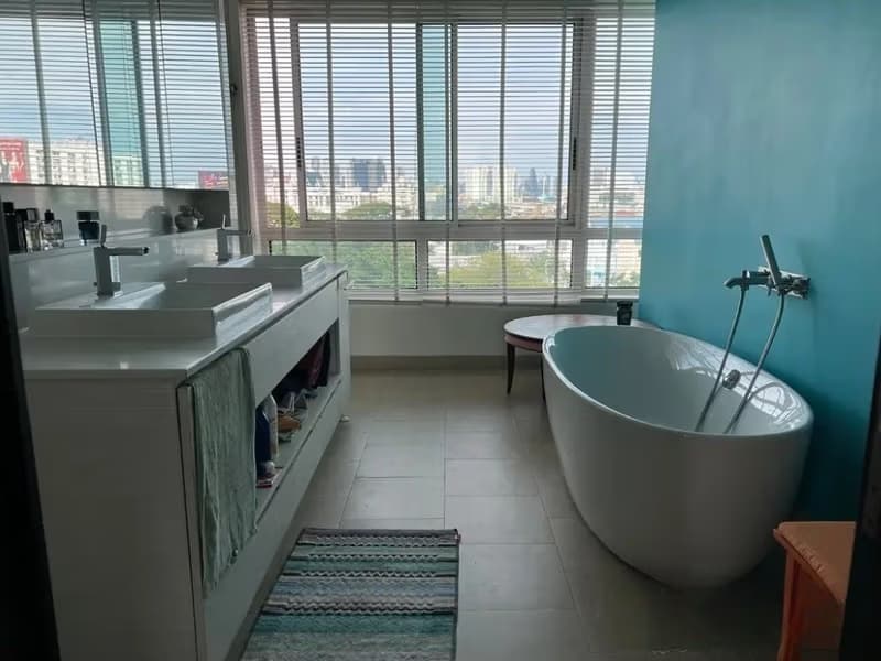 4 Bed Condo for Sale in Yan Nawa
