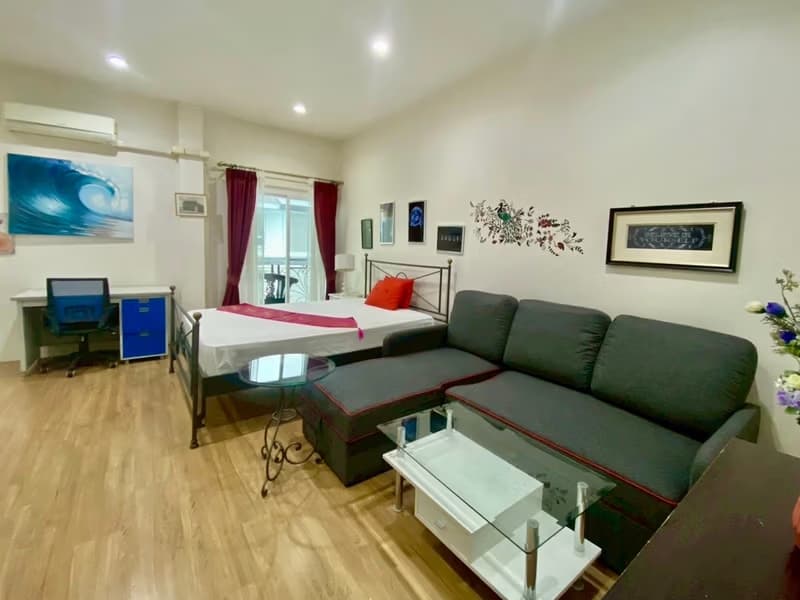9 Bed House for Rent in Saraphi District