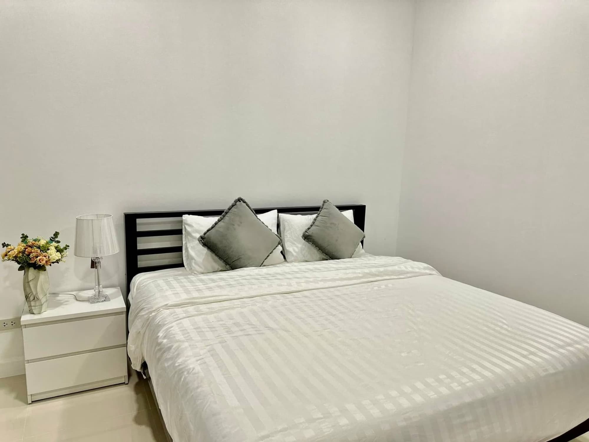 3 Bed House for Rent in Mae Rim District - Image 6