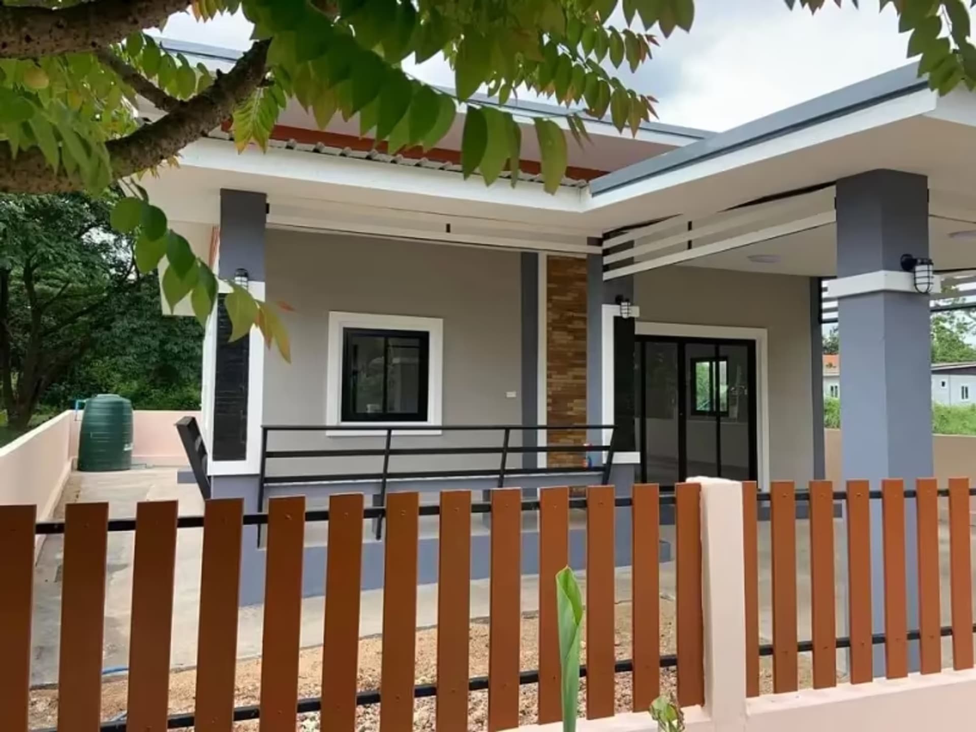2 Bedroom House - Image 3