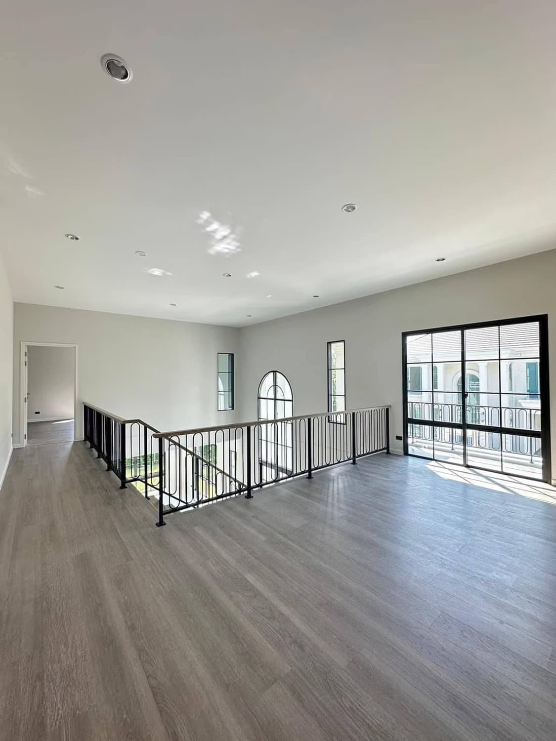 5 Bed House for Rent in Bang Phli District - Image 6