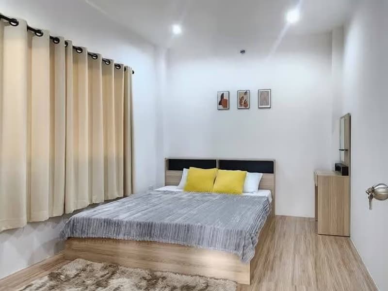 2 Bed House for Rent in Saraphi District