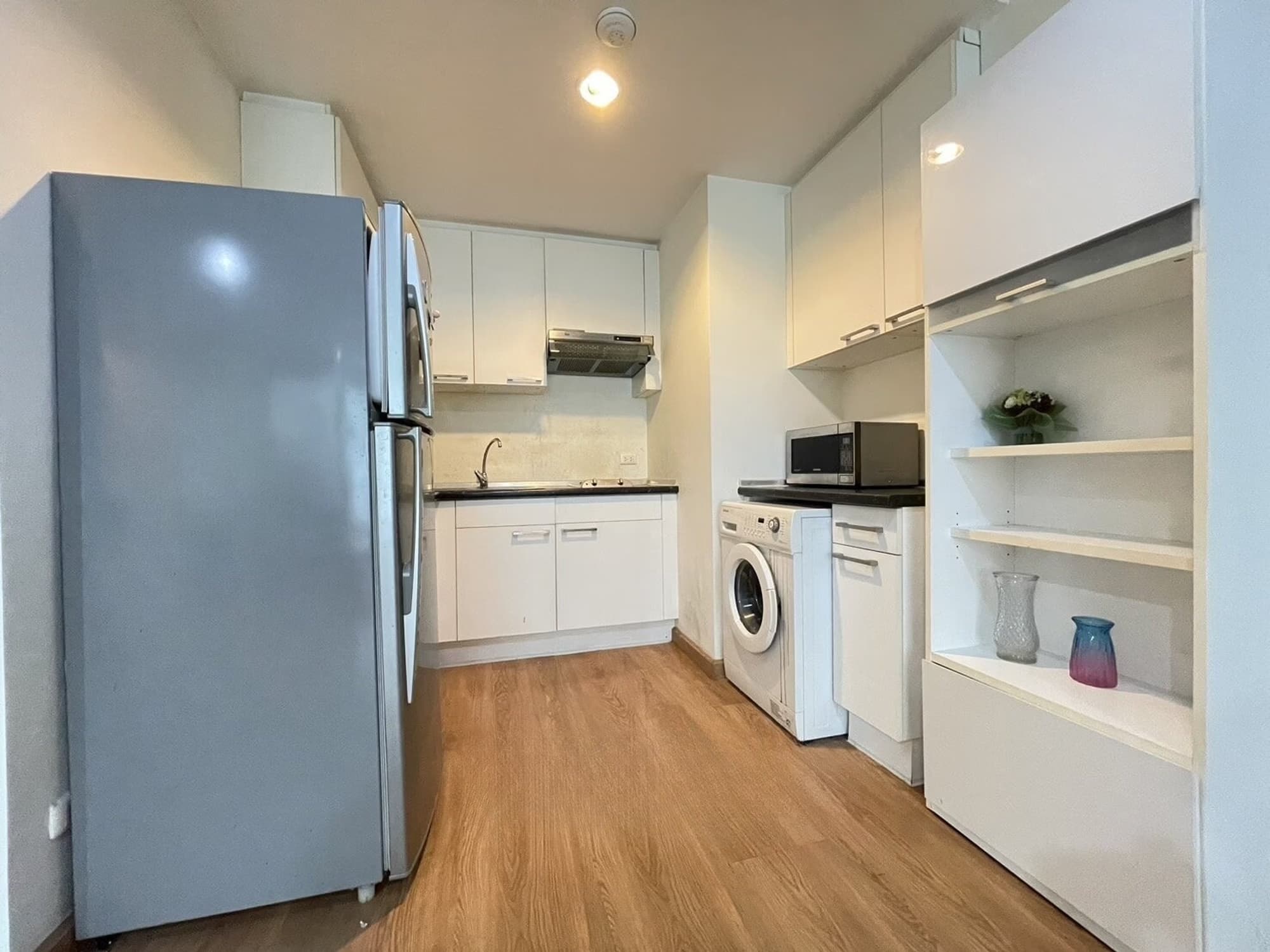 2 Bed Condo for Rent in Khlong Toei - Image 8