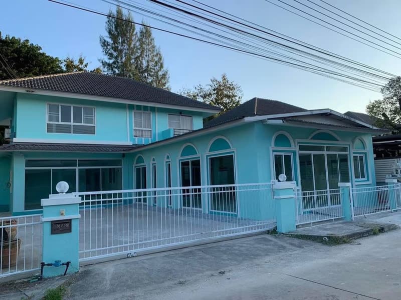 4 Bed House for Rent and Sale in San Kamphaeng