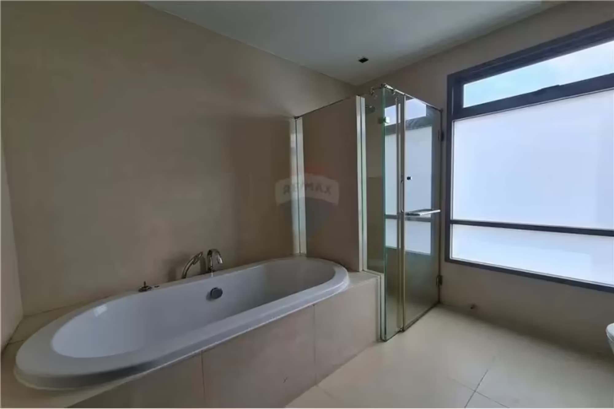3 Bedroom Condo - Image 6