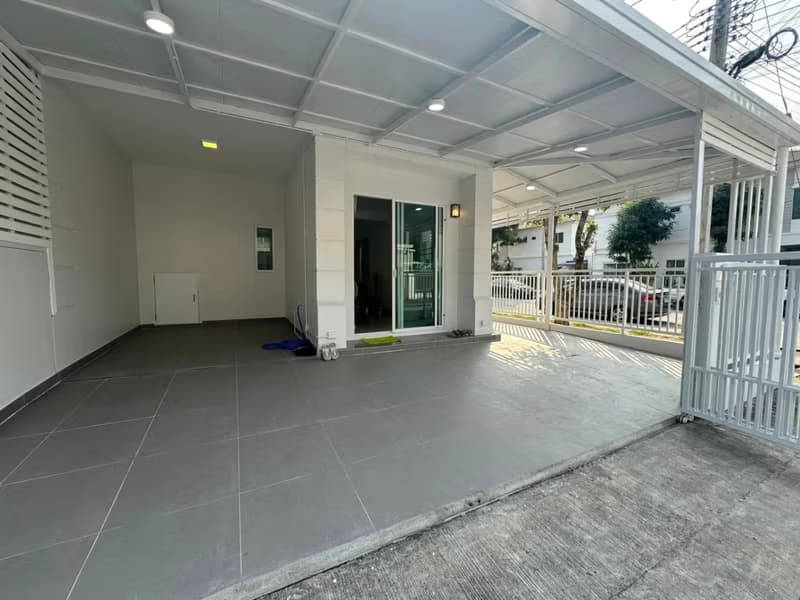 3 Bed Townhouse for Rent in San Kamphaeng