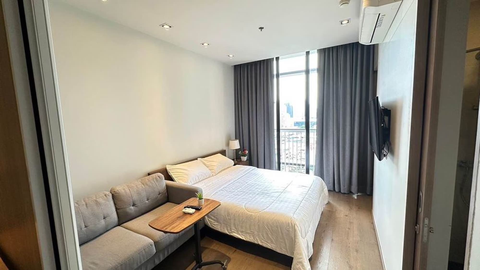 1 Bed Condo for Rent in Khlong Toei - Image 1