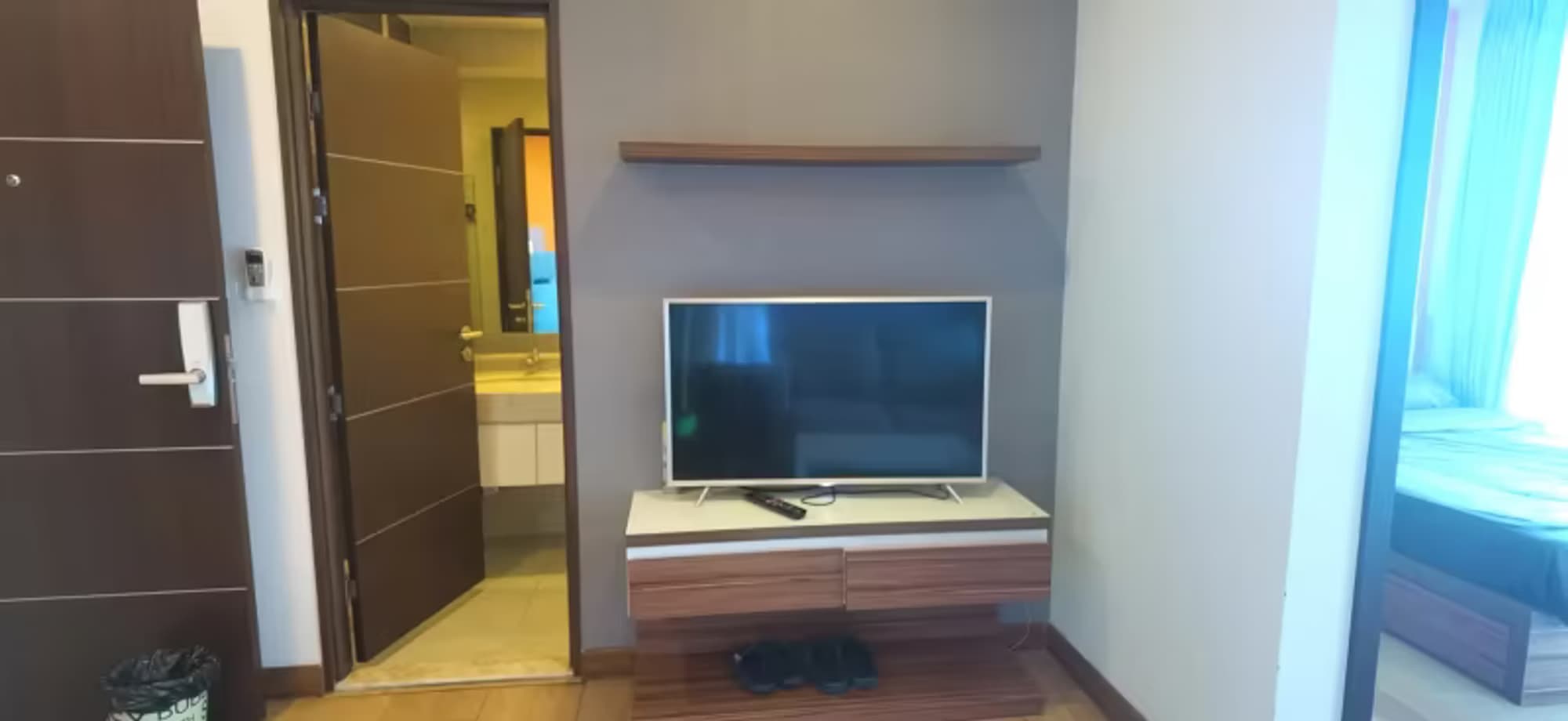 1 Bedroom Condo - Image 1