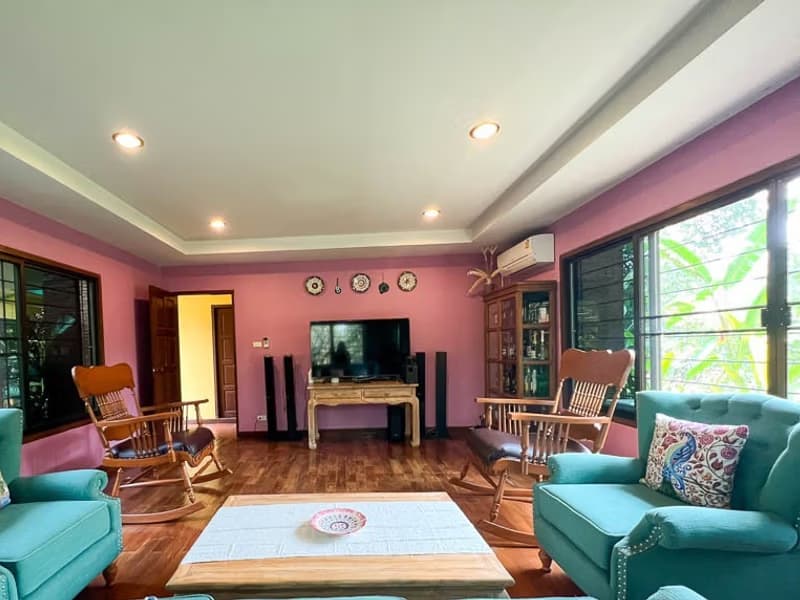 5 Bedroom House