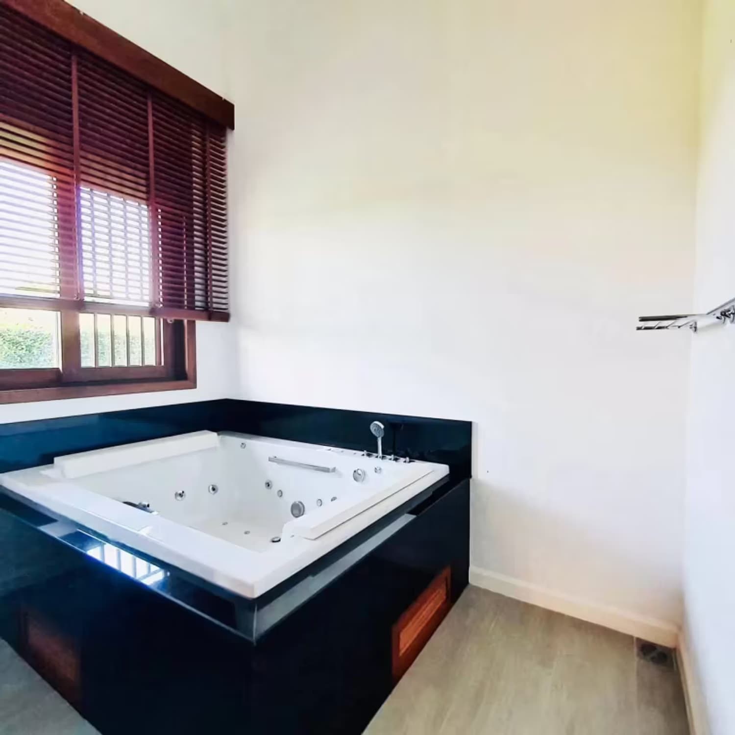 Luxury  Private Pool Villa in Mae Rim - Image 13