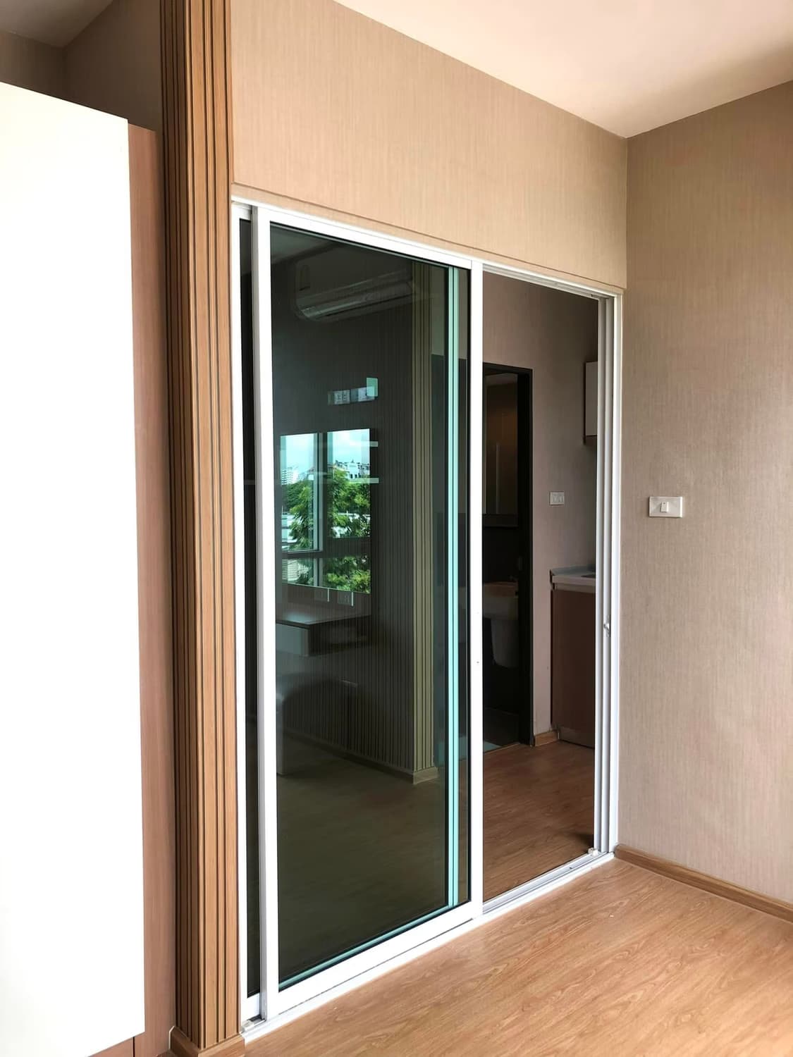 Condo for Sale at One Plus Nineteen 4 Condominium - Image 6