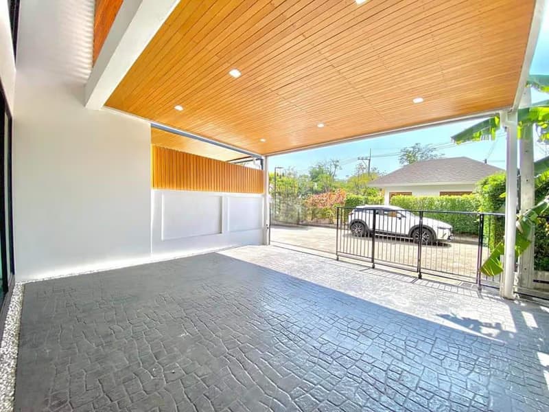 4 Bed Townhouse for Sale in San Sai