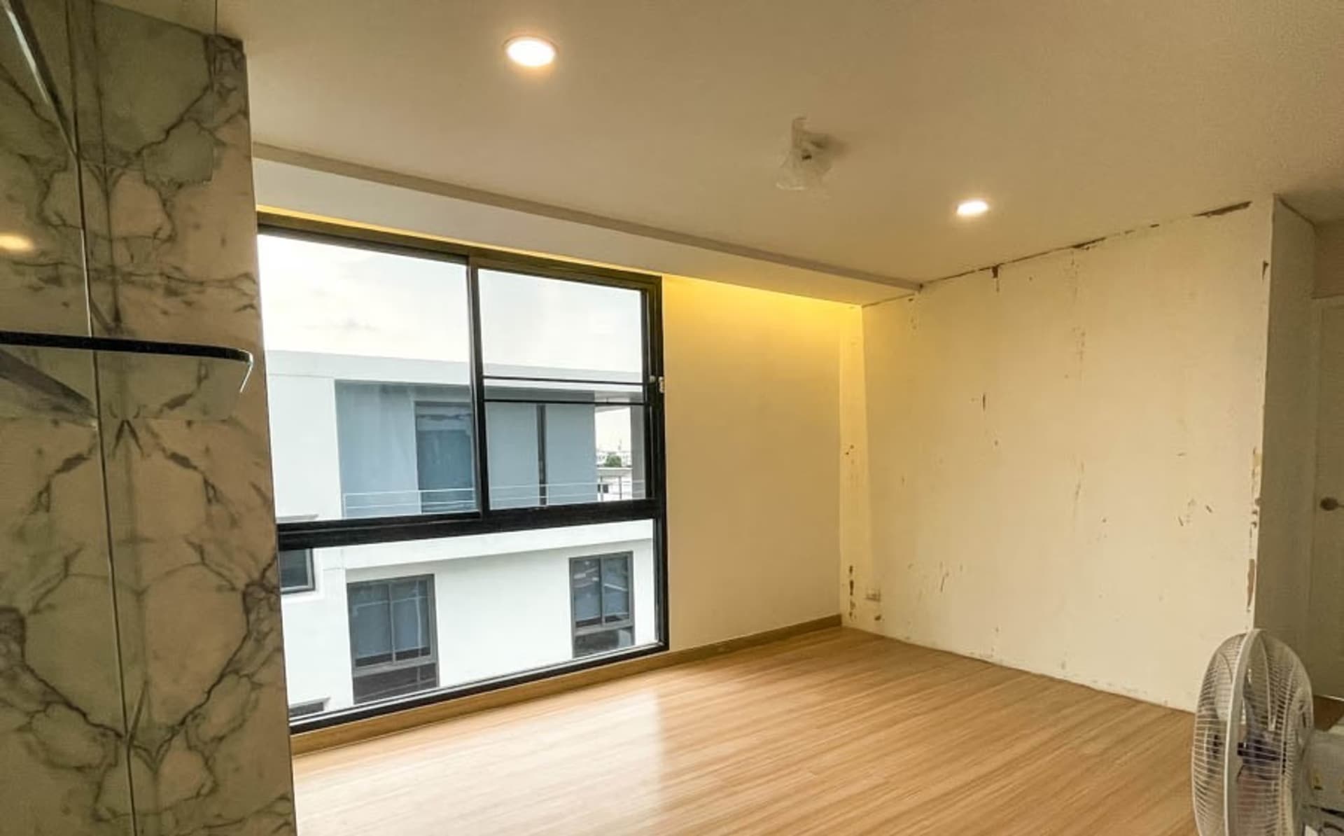 1 Bedroom Condo - Image 1