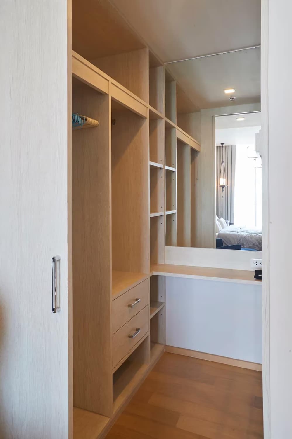 1 Bed Condo for Rent in Phaya Thai - Image 7