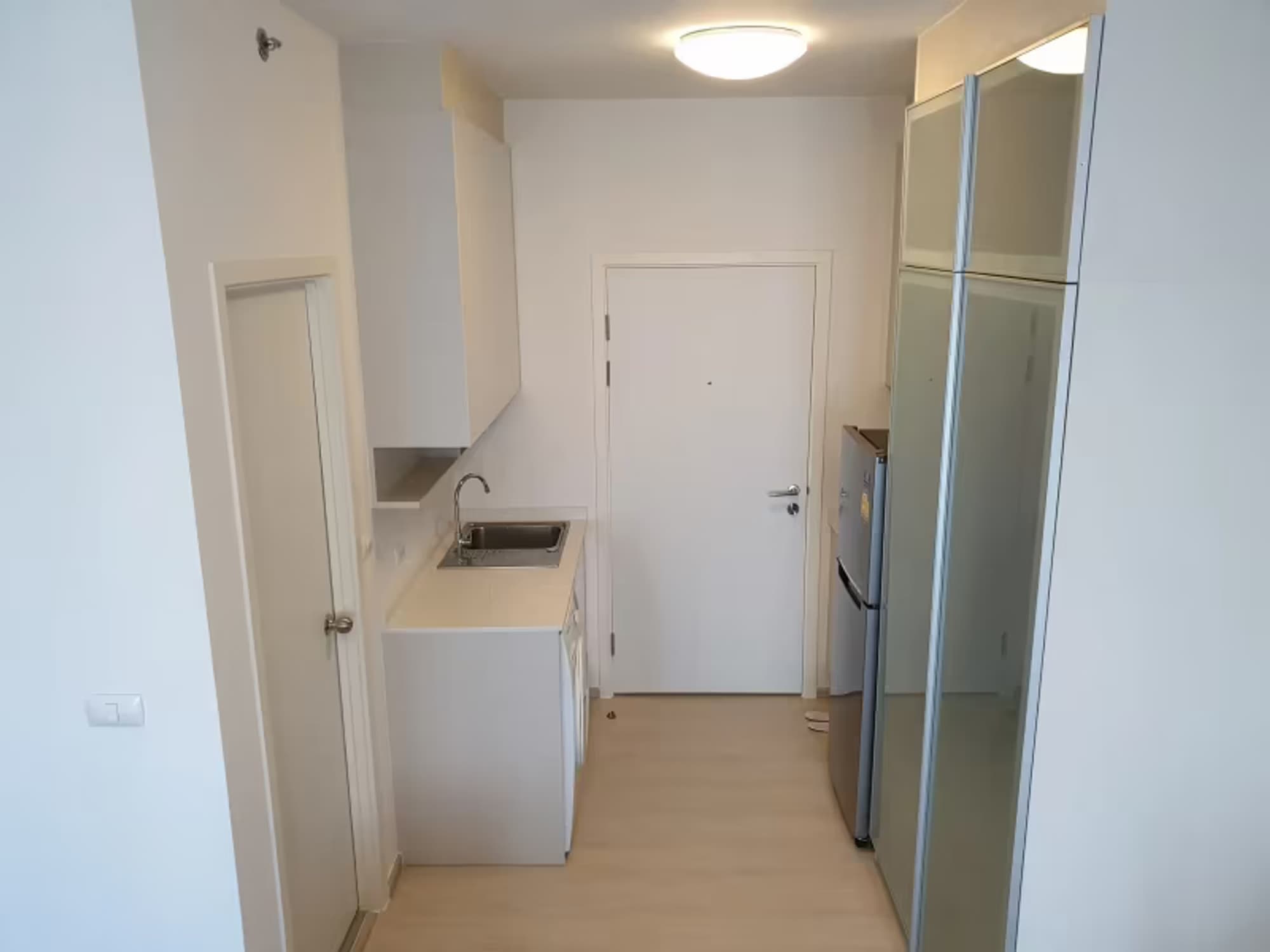 Studio for Rent in Huai Khwang - Image 6