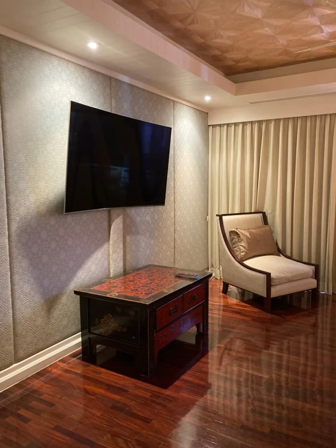 Condo for Rent at lebua at State Tower - Image 10