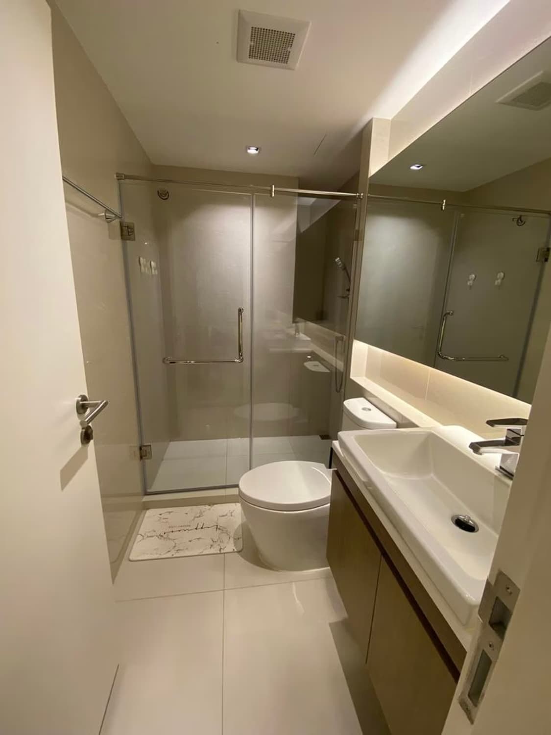 VTARA36 Condominium - Image 4