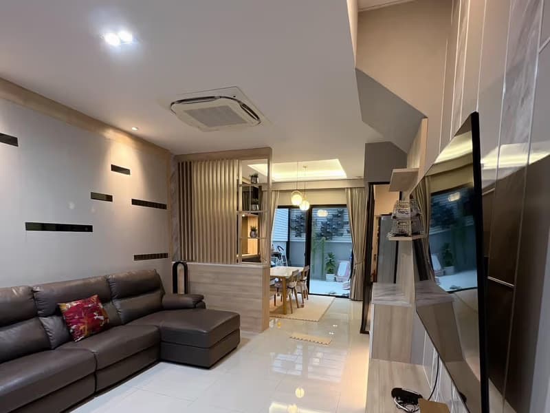 Townhouse for Rent, Sale at The Landmark Ekamai-Ramindra