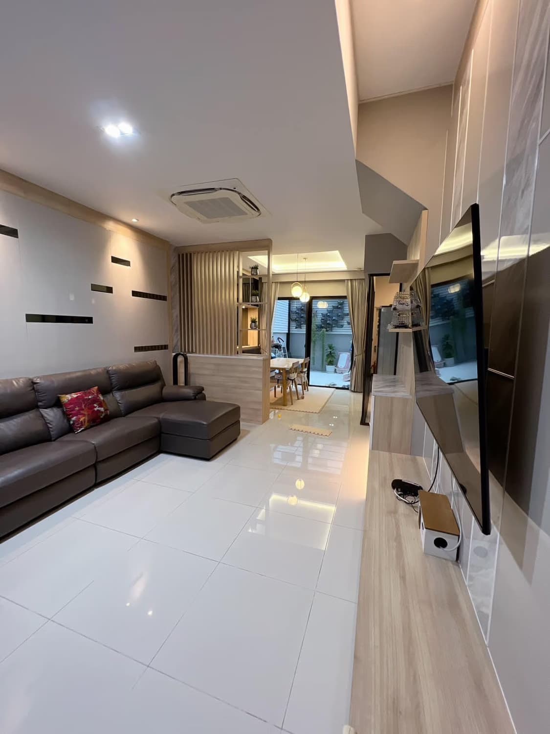 Townhouse for Rent, Sale at The Landmark Ekamai-Ramindra - Image 1