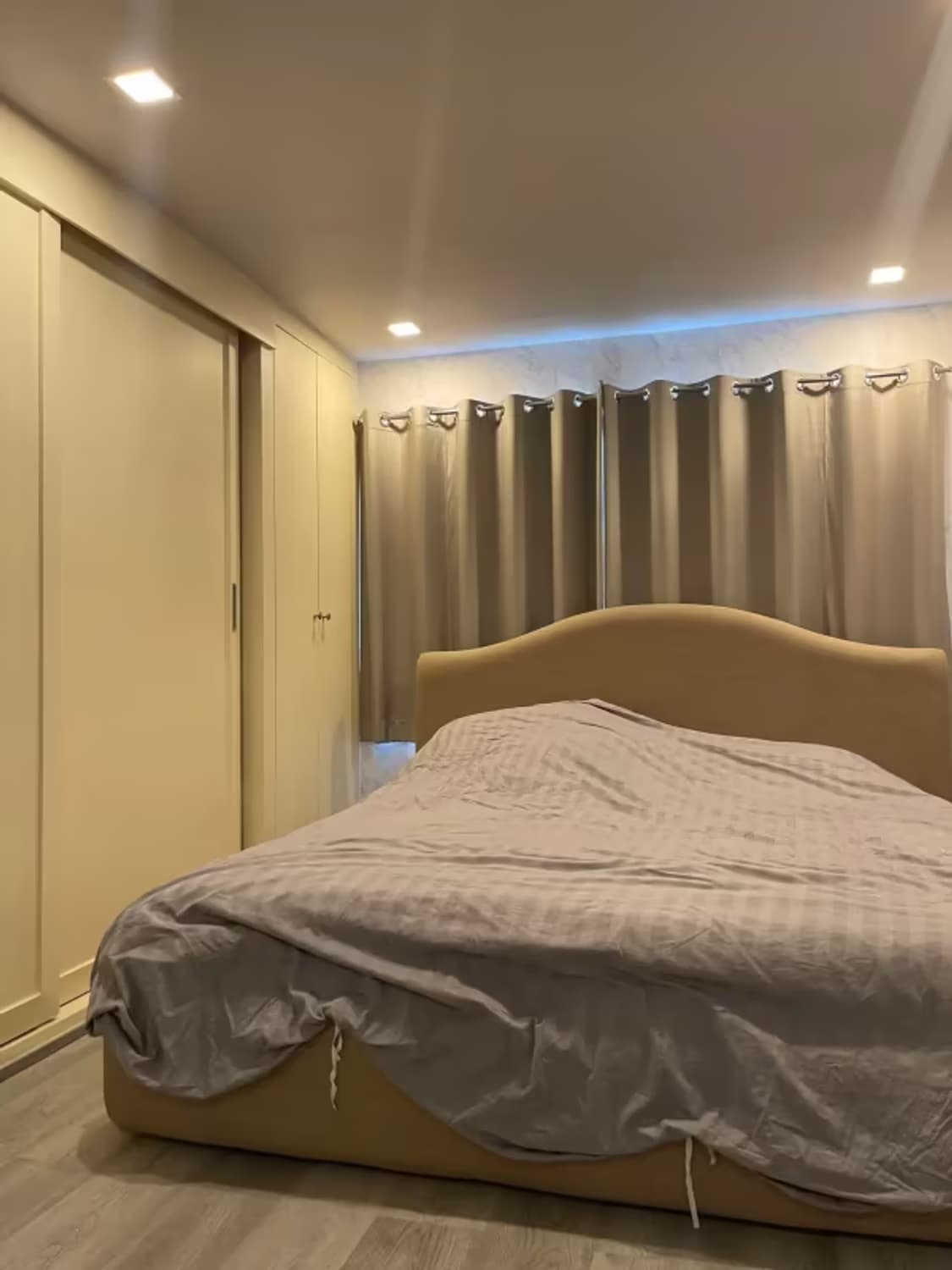 1 Bedroom Condo - Image 1