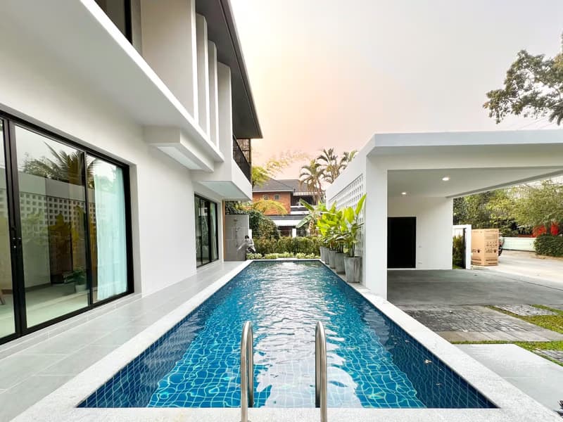Modern Pool Villa in Wangtan
