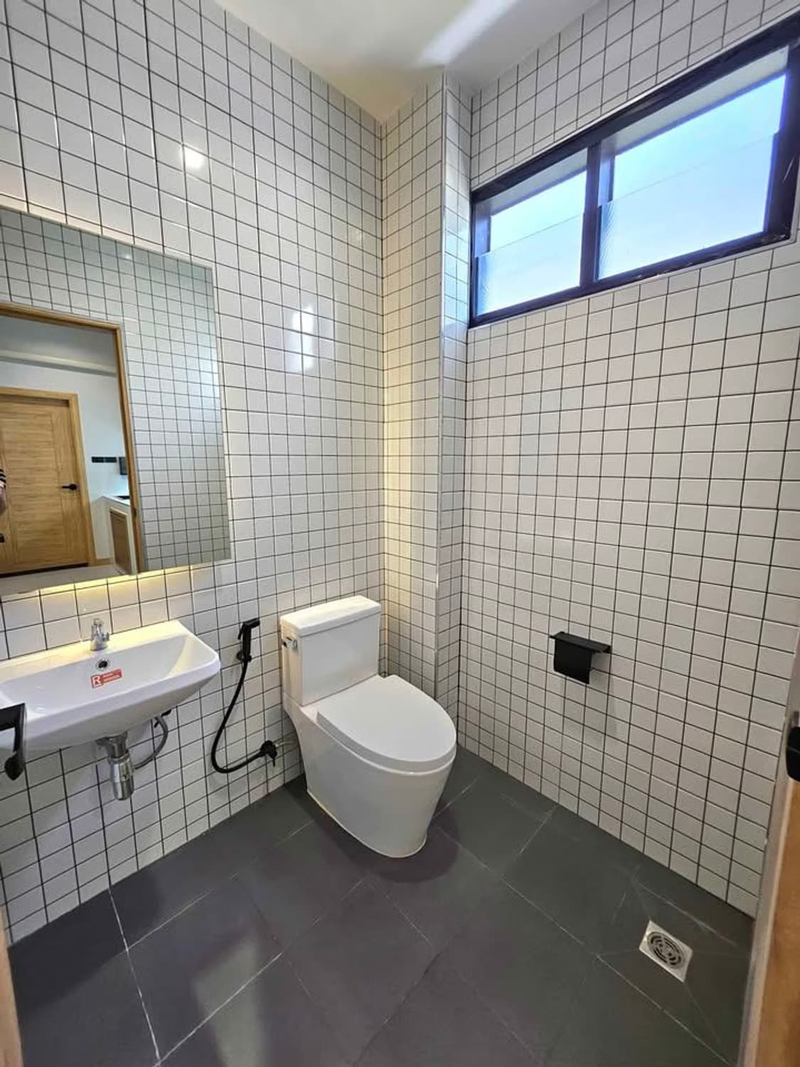 3 Bed House for Rent and Sale in Saraphi District - Image 10
