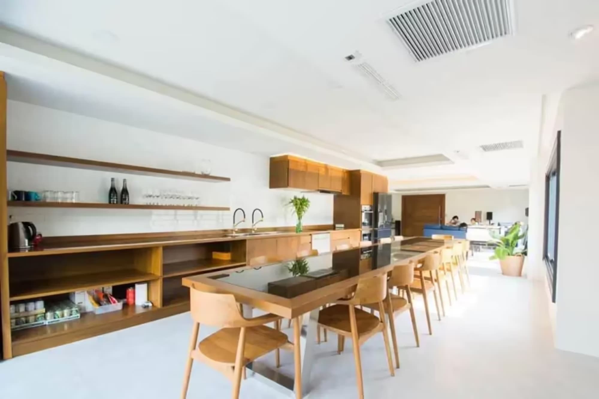 3 Bedroom Condo - Image 1