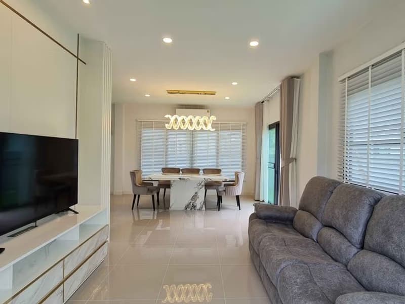 3 Bed House for Rent in Bang Phli