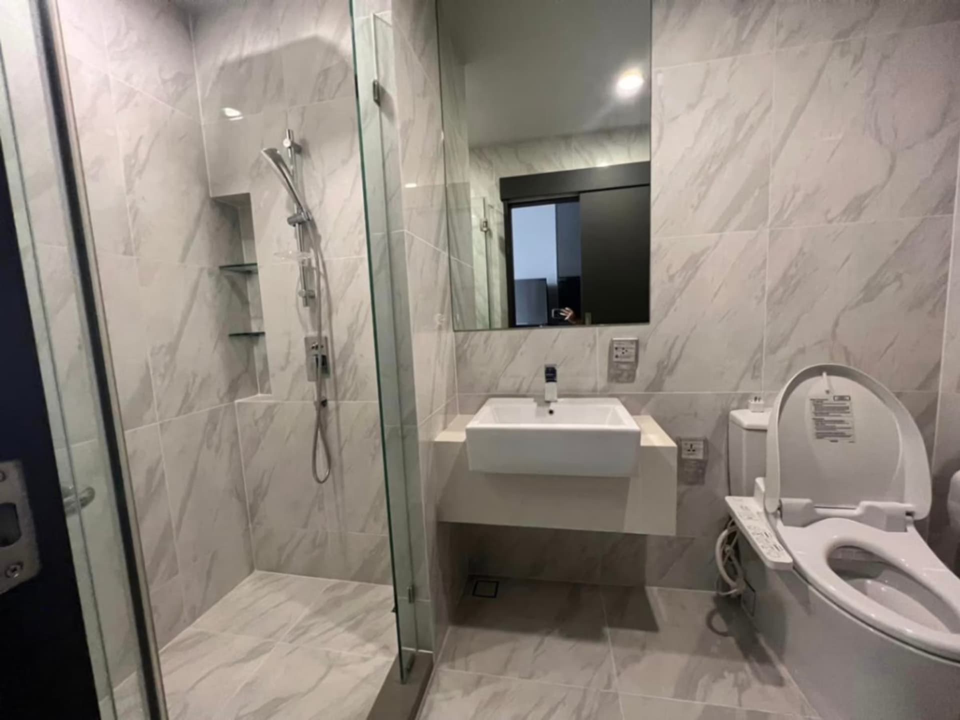 Studio Condo for Rent in Ratchathewi - Image 4