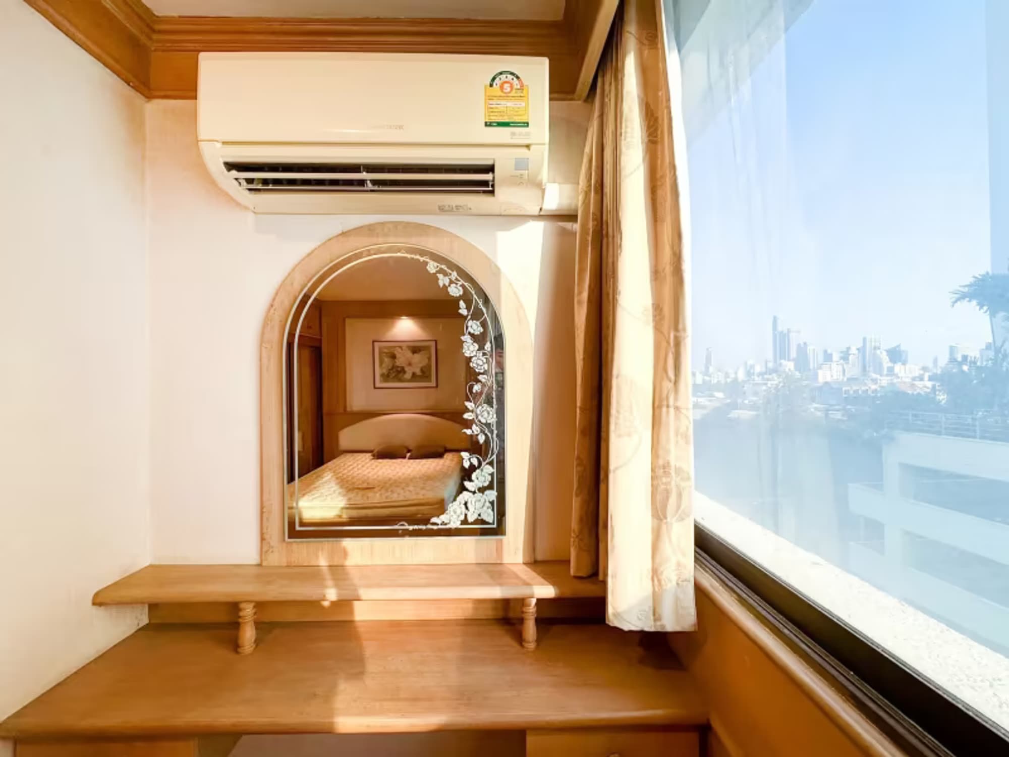 1 Bedroom Condo - Image 1