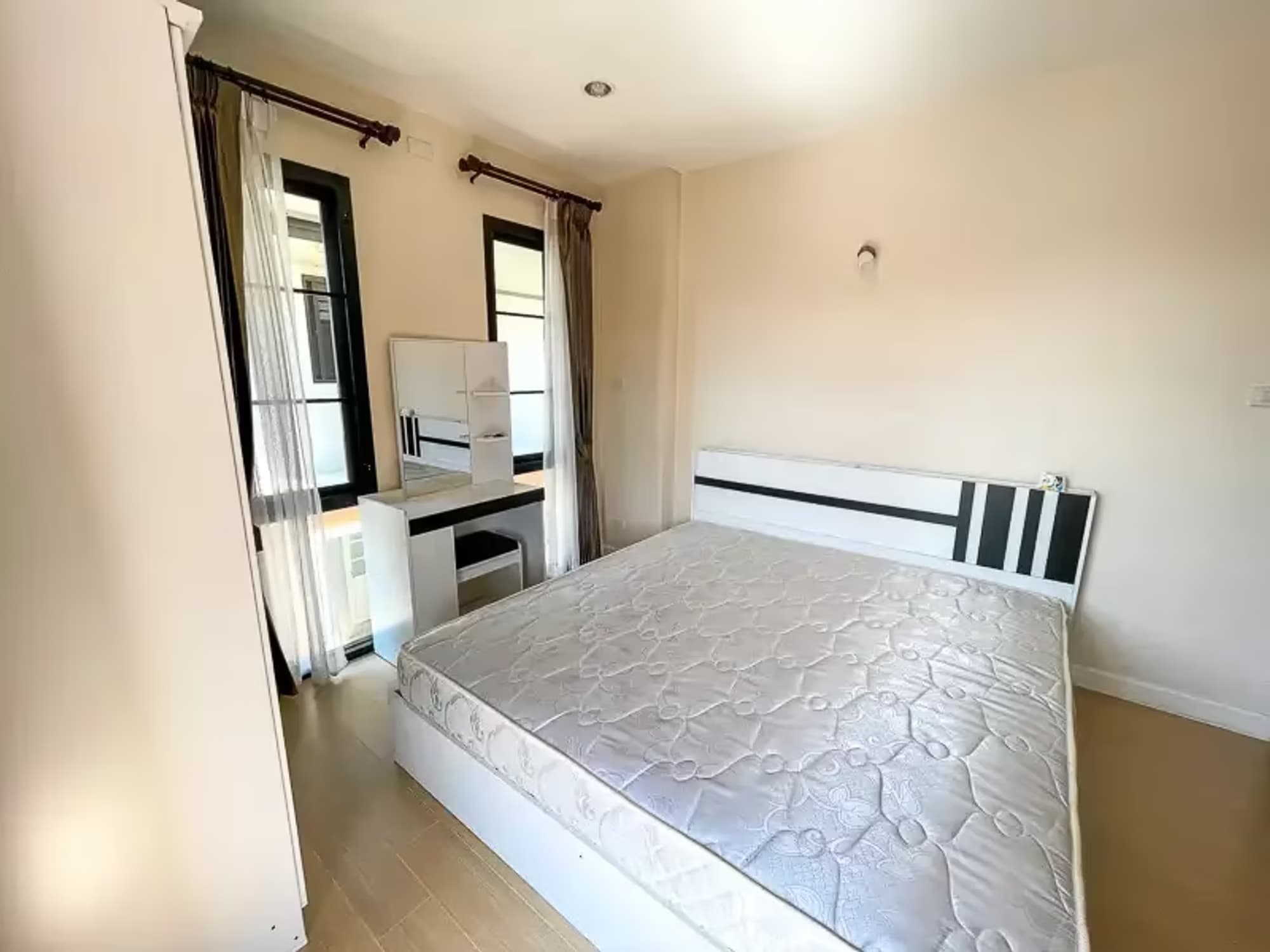 3 Bedroom House - Image 14