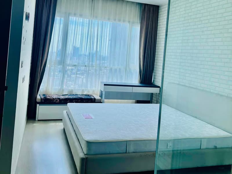2 Bed Condo for Sale in Huai Khwang