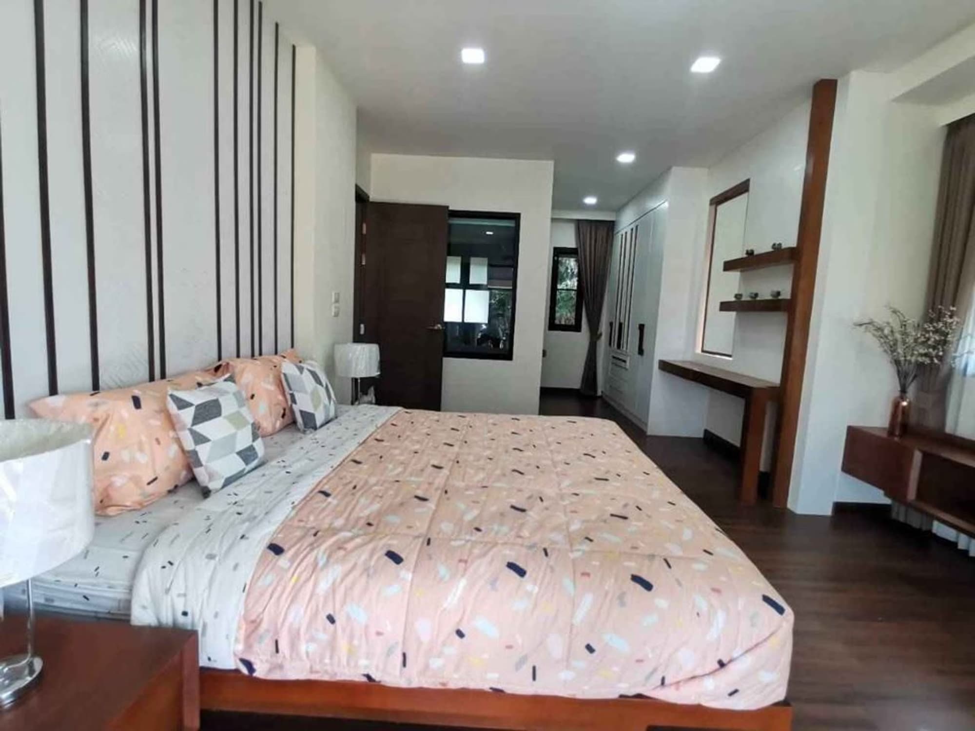 3 Bed House for Rent in Hang Dong - Image 6