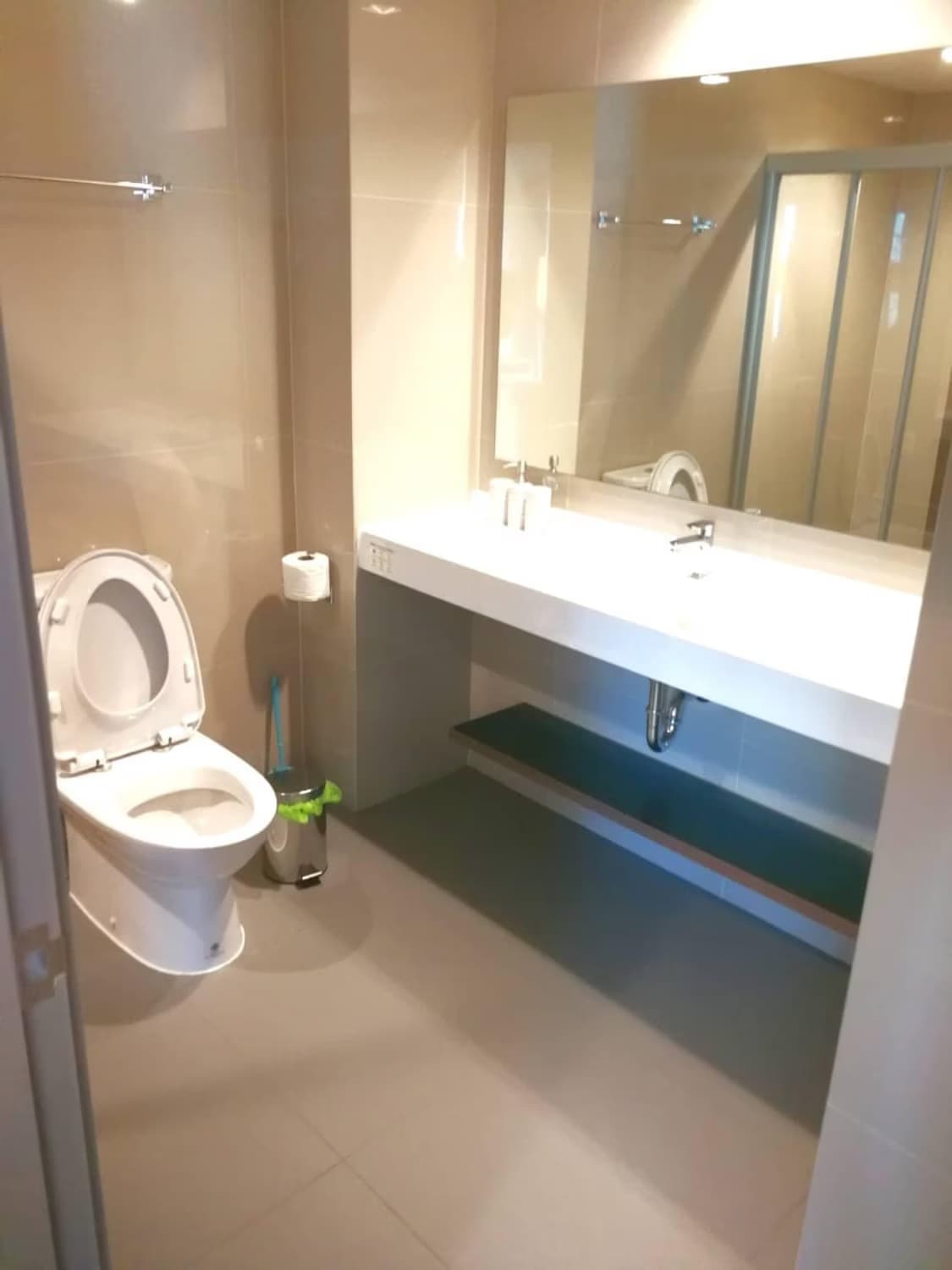 2 Bed Condo for Rent in Phra Khanong - Image 8