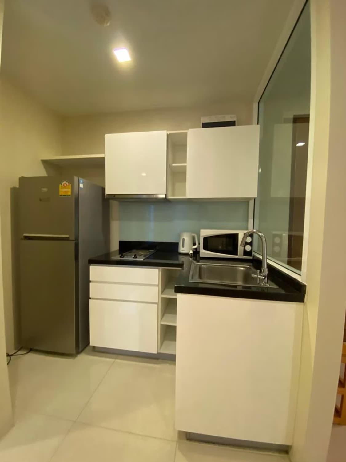 Condo for Rent at BEVERLY  33 - Image 8