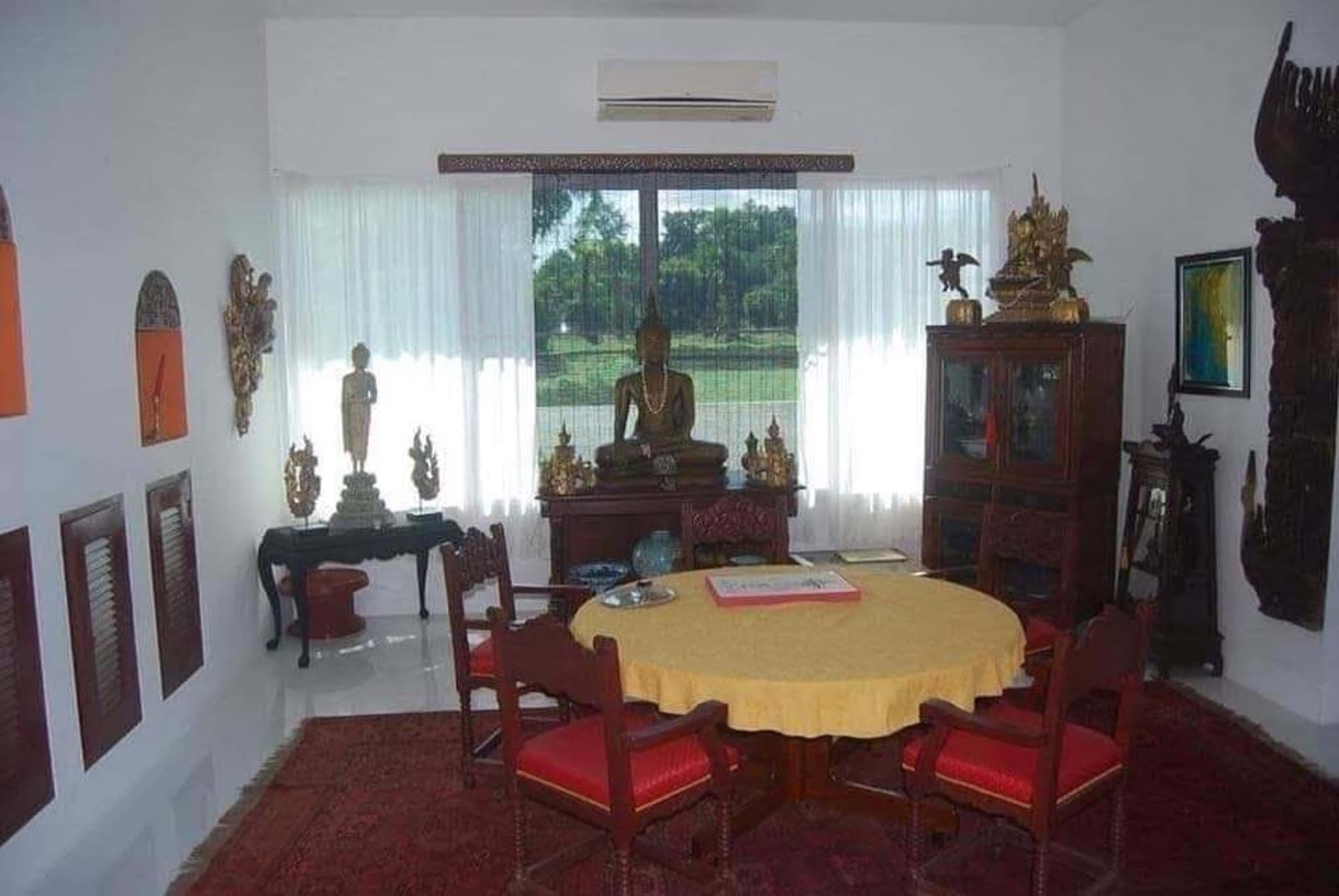 6 Bedroom House - Image 7