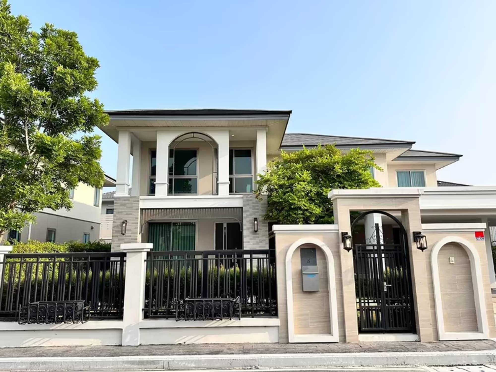 4 Bedroom House - Image 3