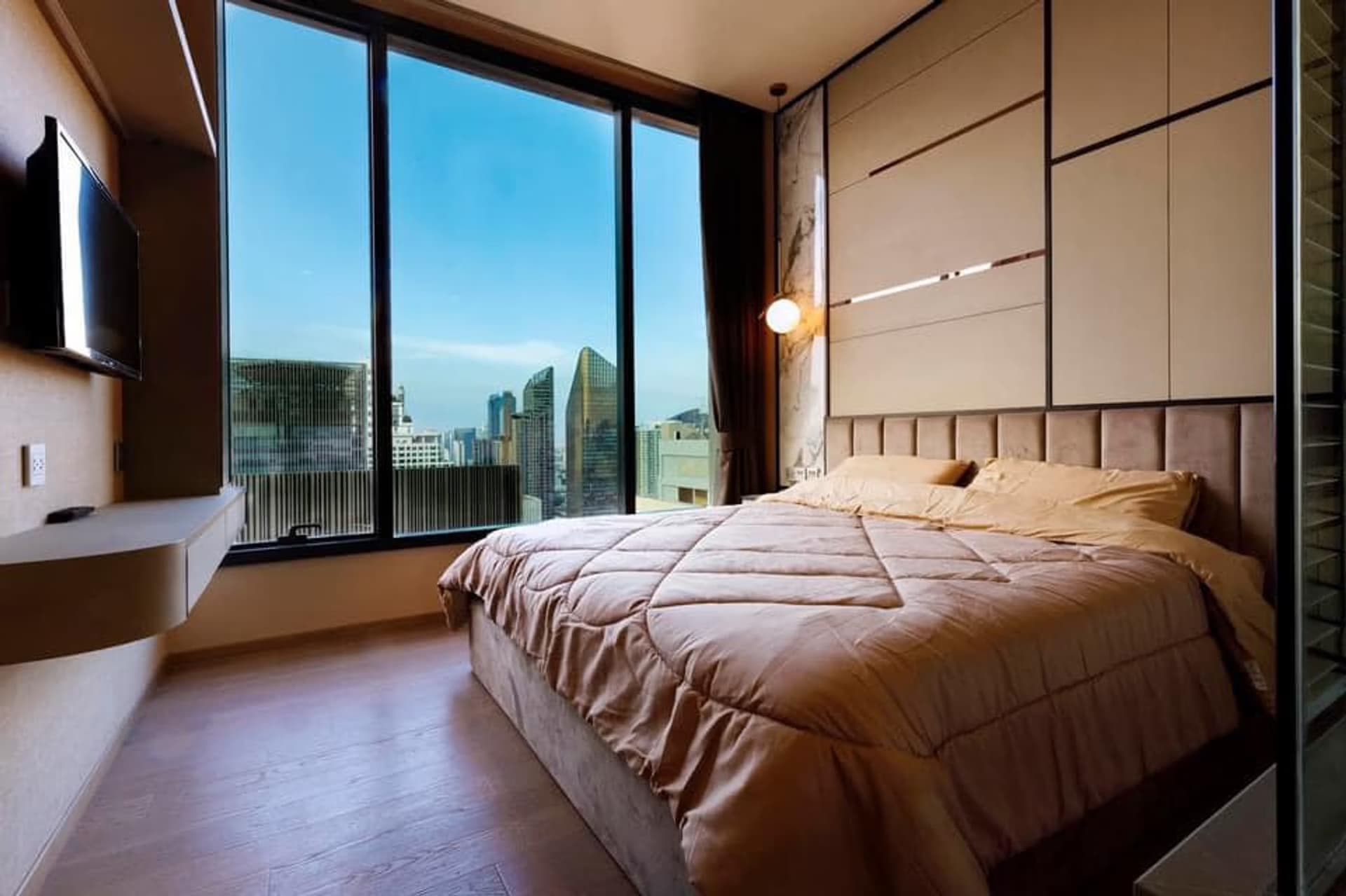 1 ห้องนอน Condo สำหรับ จำหน่าย ใกล้ Asok BTS - Image 3