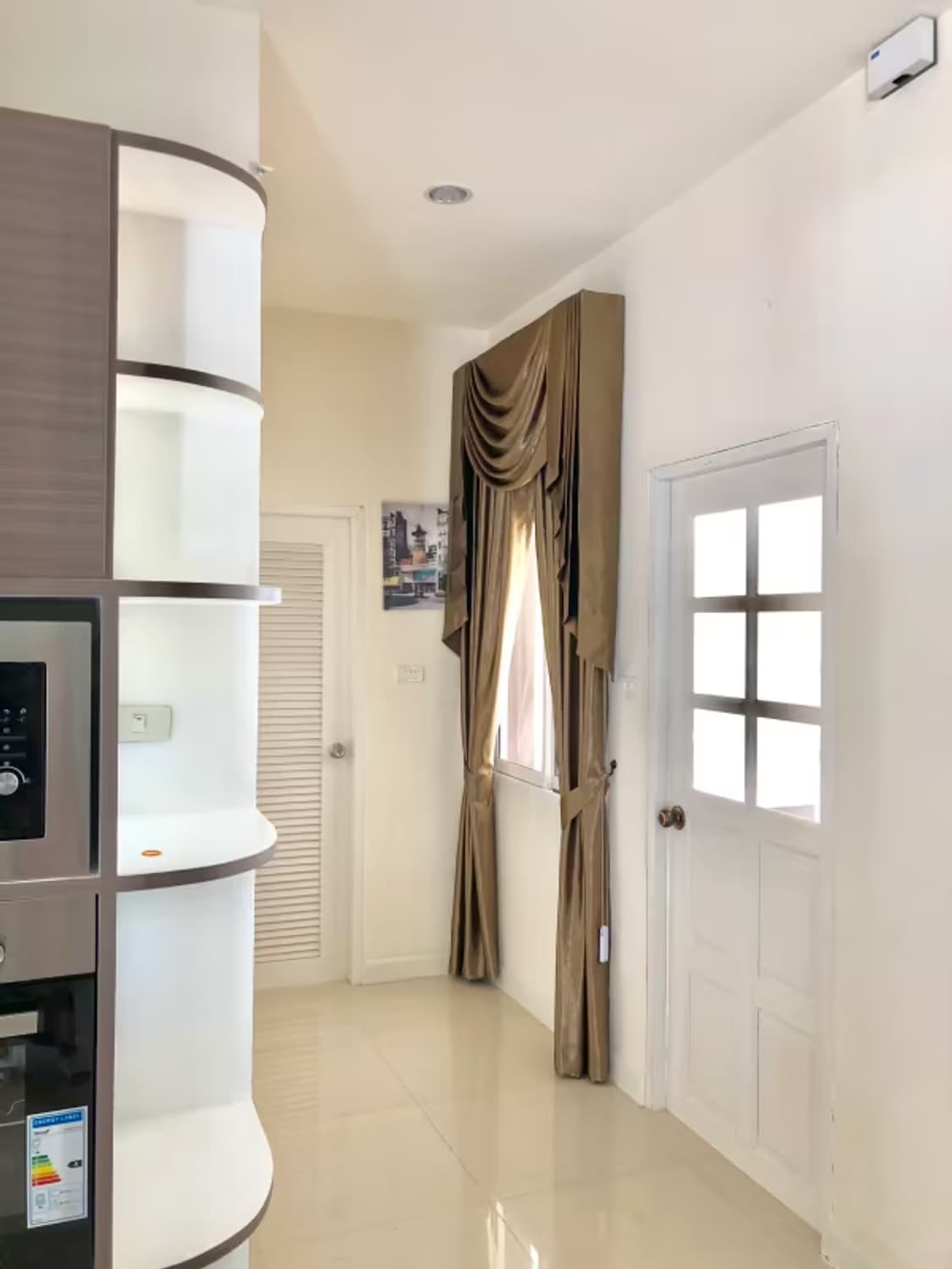 4 Bedroom House - Image 2