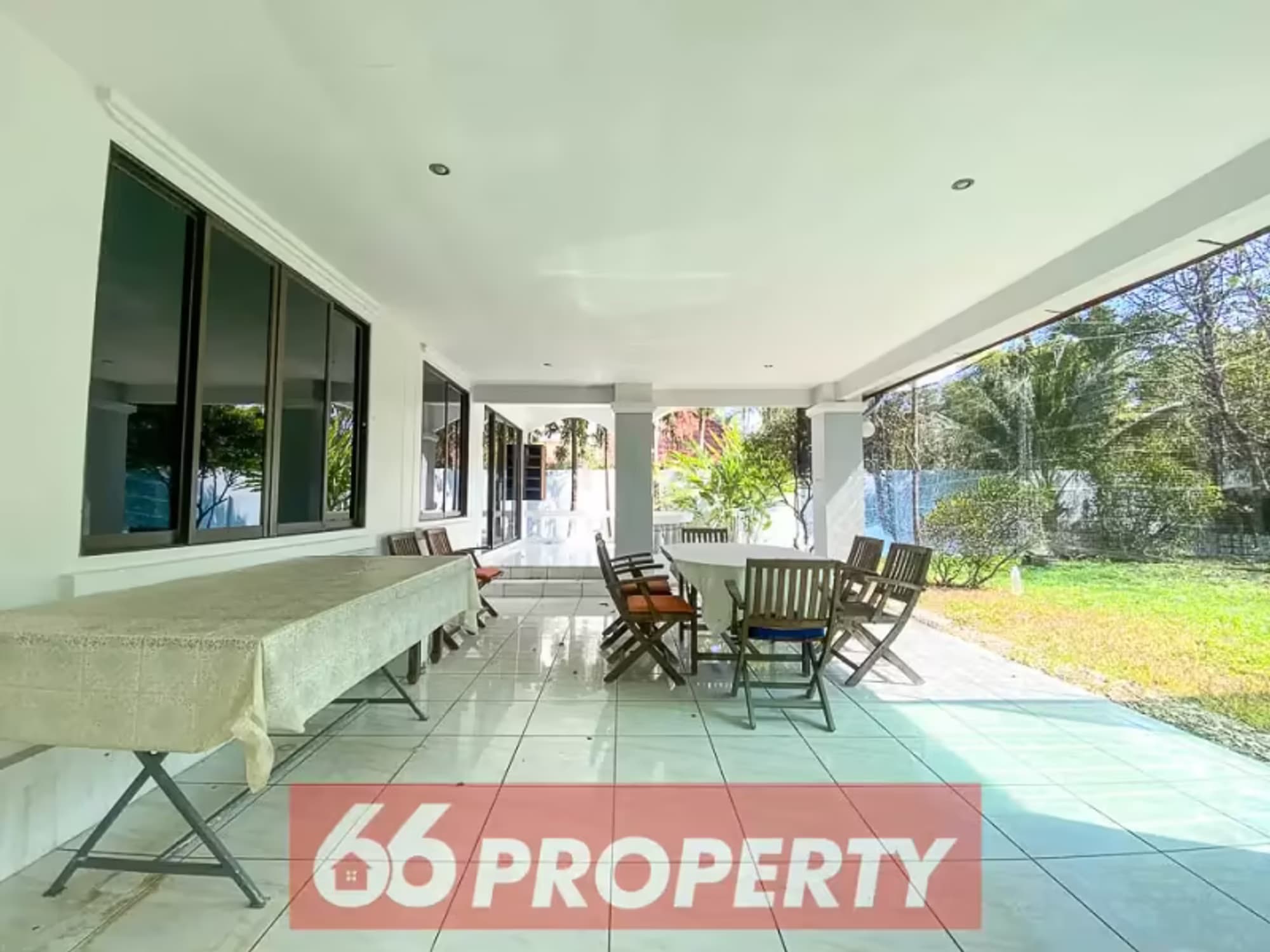 5 Bedroom House - Image 19