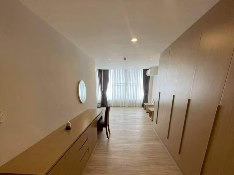 3 Bed Condo for Rent in Watthana