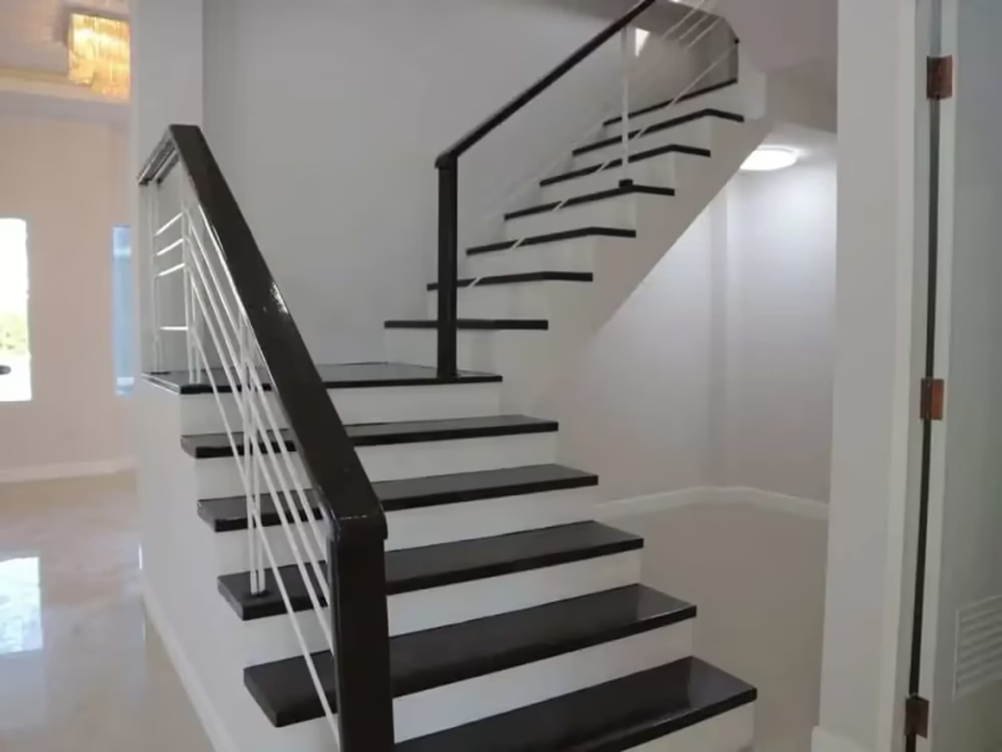 4 Bedroom House - Image 11
