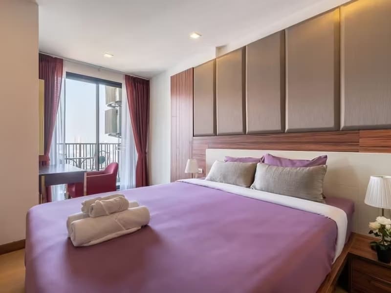 1 Bedroom Condo