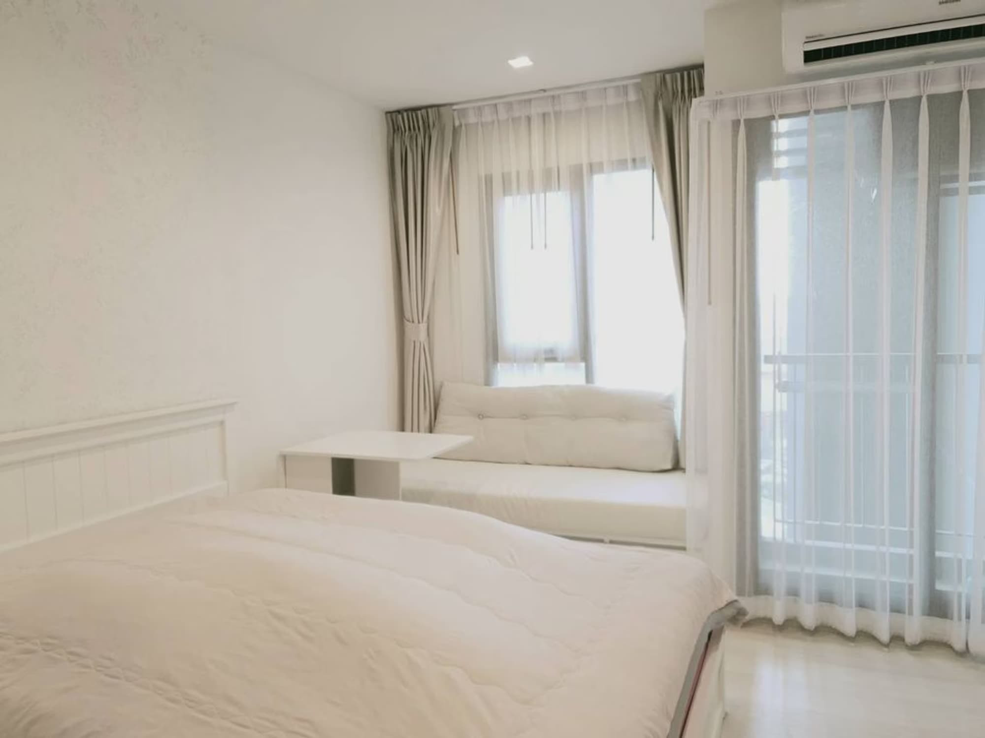 Condo for Rent at Life One Wireless - Image 2