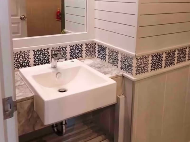 1 Bedroom Condo