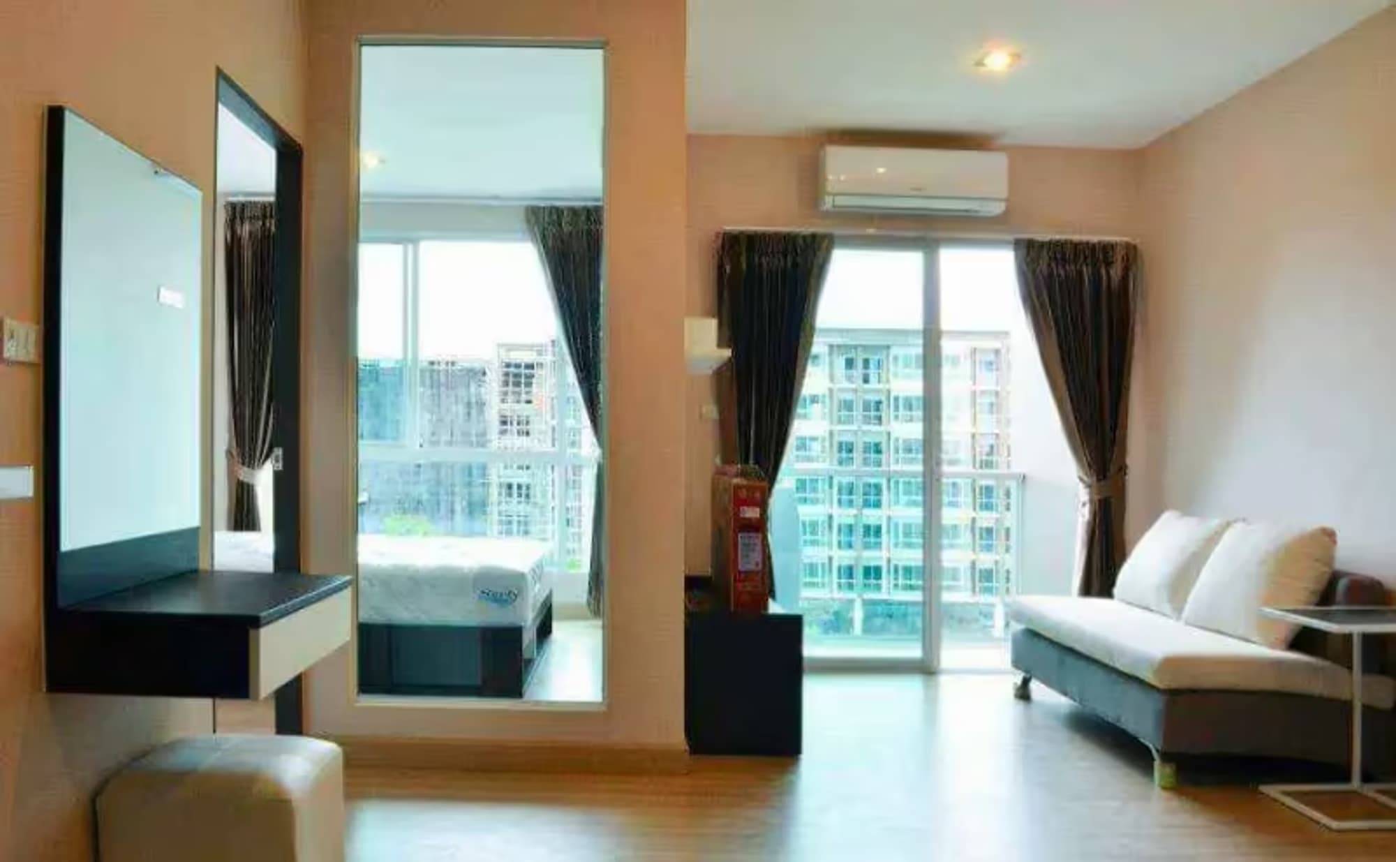 1 Bedroom Condo - Image 1