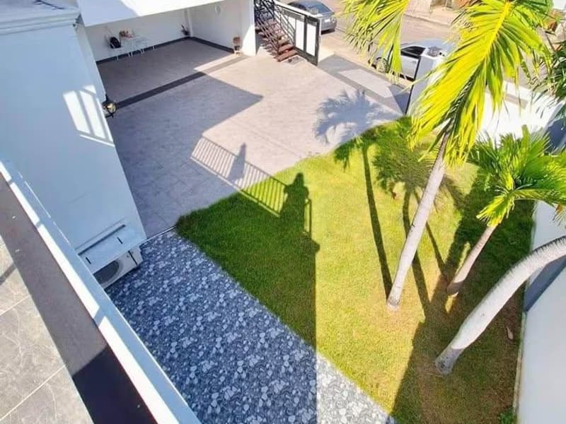 5 Bed House for Rent in San Sai