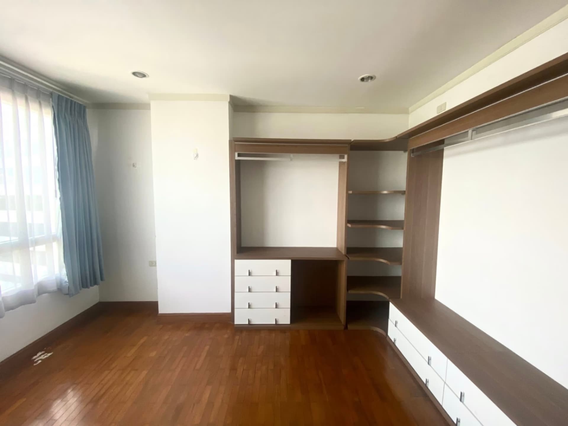 3 Bed Condo for Sale in Sathon - Image 13