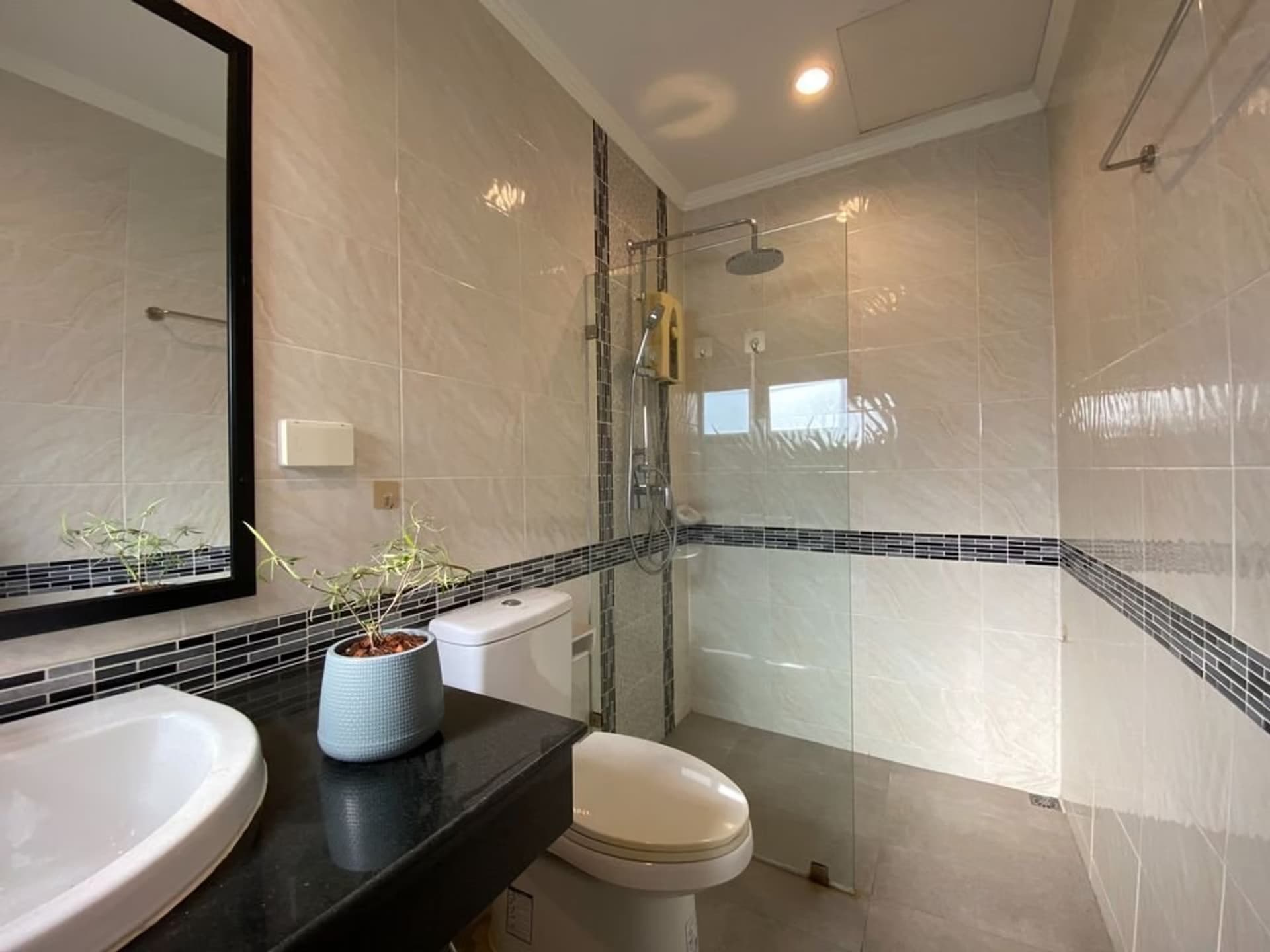 3 Bed House for Rent in Mueang Chiang Mai - Image 12