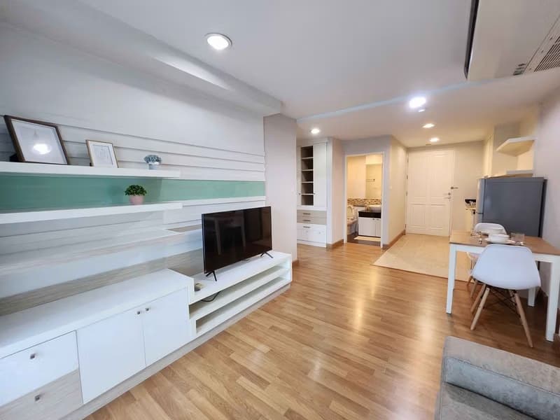 Condo for Rent at The Aree Condominium